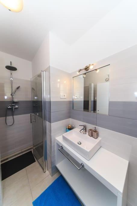 Apt2 - Two Angels With Swimming Pool, - Opatija *