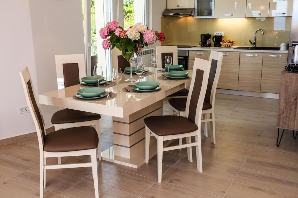 Apt2 - Two Angels With Swimming Pool, - Opatija Ika